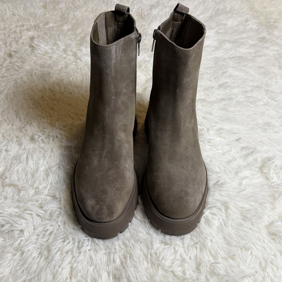 Vince Camuto Boots Womens Size 8/39 Taupe Suede Lug Sole Ankle Side Zip - Picture 3 of 11